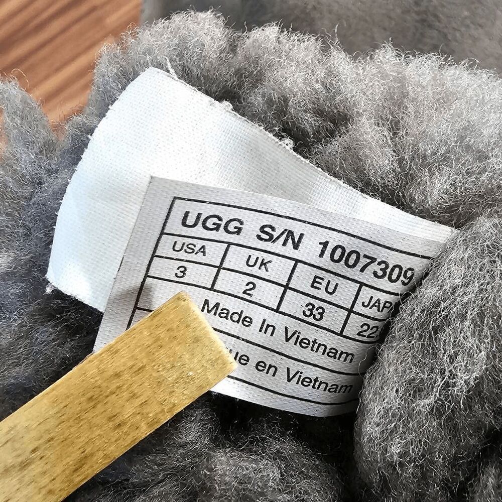 Ugg Girls' Bailey Bow Sheepskin Winter Calf‎ Boots gray Size 3 - Picture 9 of 10